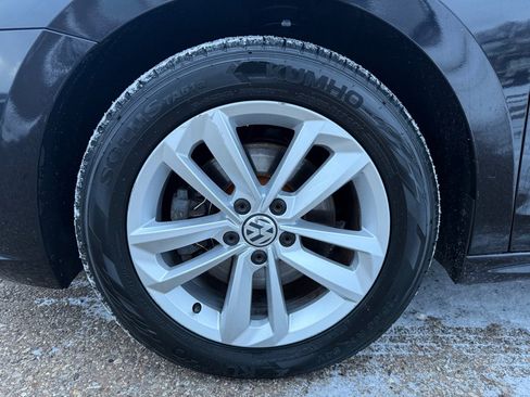 Used 2020 Volkswagen Passat 2.0T SE w/ Sunroof Package image 38