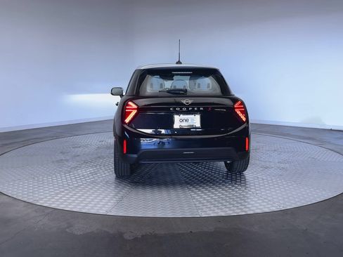 Used 2027 MINI Cooper S FWD image 7