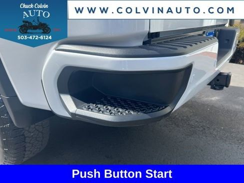 Used 2024 GMC Sierra 3500 Denali w/ Technology Package AWD/4WD image 11
