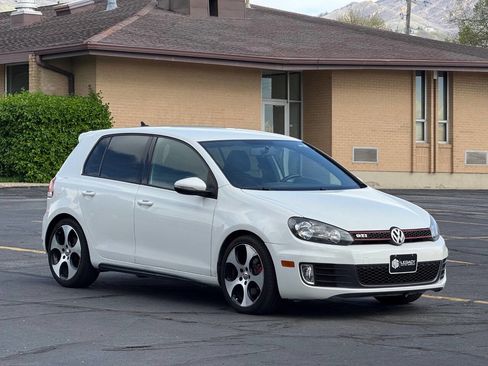 Used 2011 Volkswagen GTI 4-Door image 3