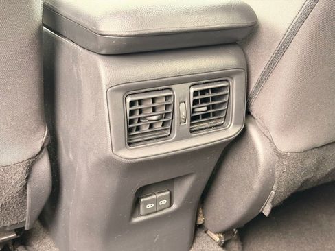 Used 2024 Toyota RAV4 XLE FWD image 15
