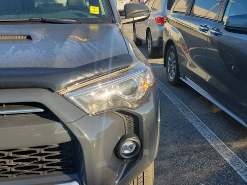 Used 2024 Toyota 4Runner TRD Off-Road Premium image 3