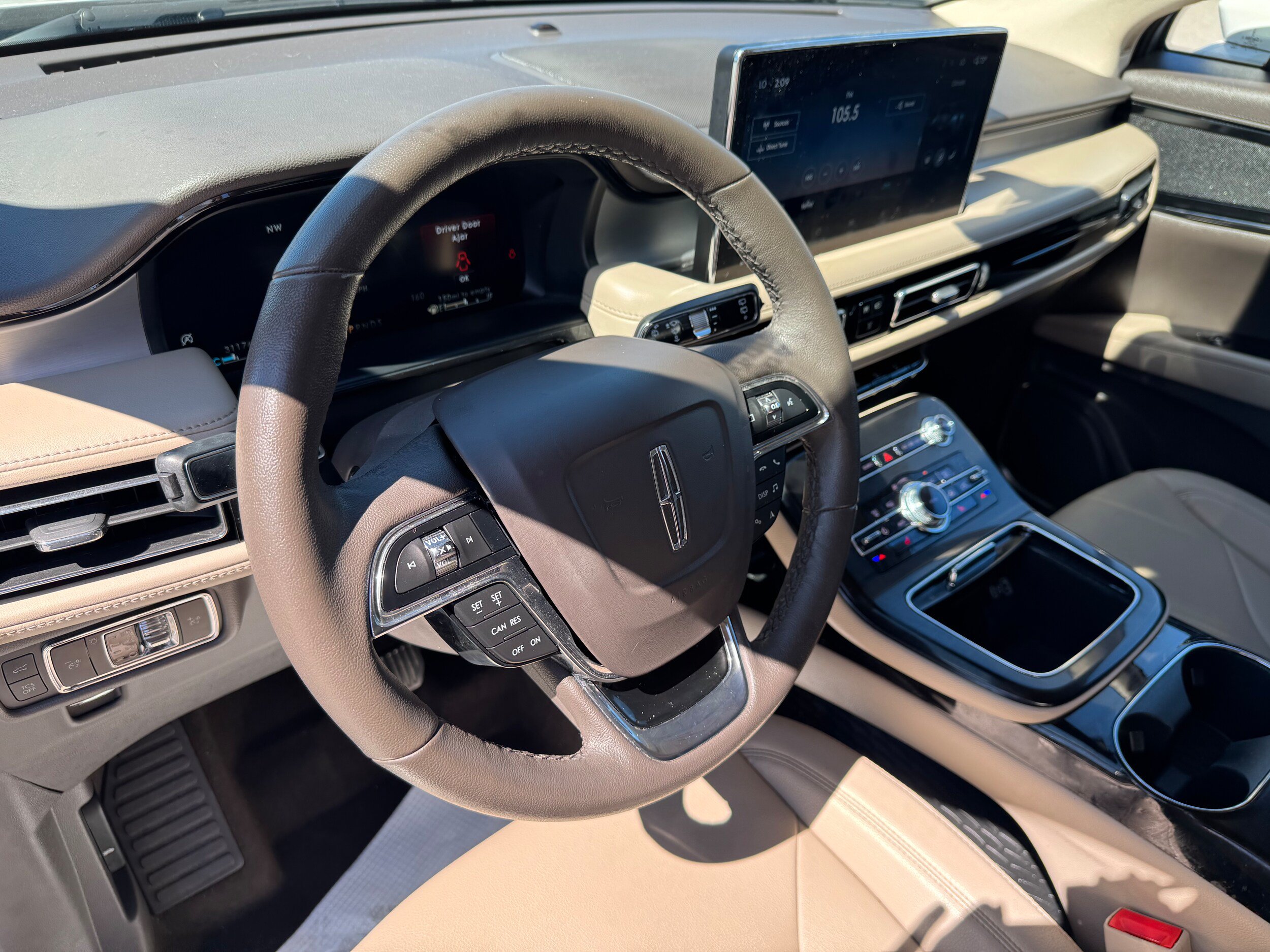 Used 2023 Lincoln Nautilus FWD image 8