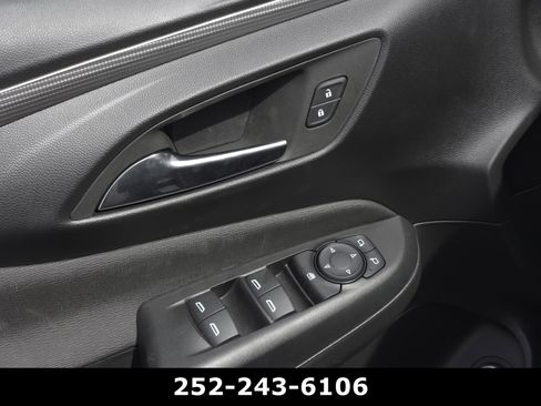 Used 2025 Buick Envista Avenir image 19