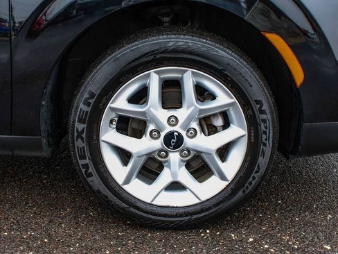 Used 2023 Kia Soul LX w/ LX Technology Package image 7