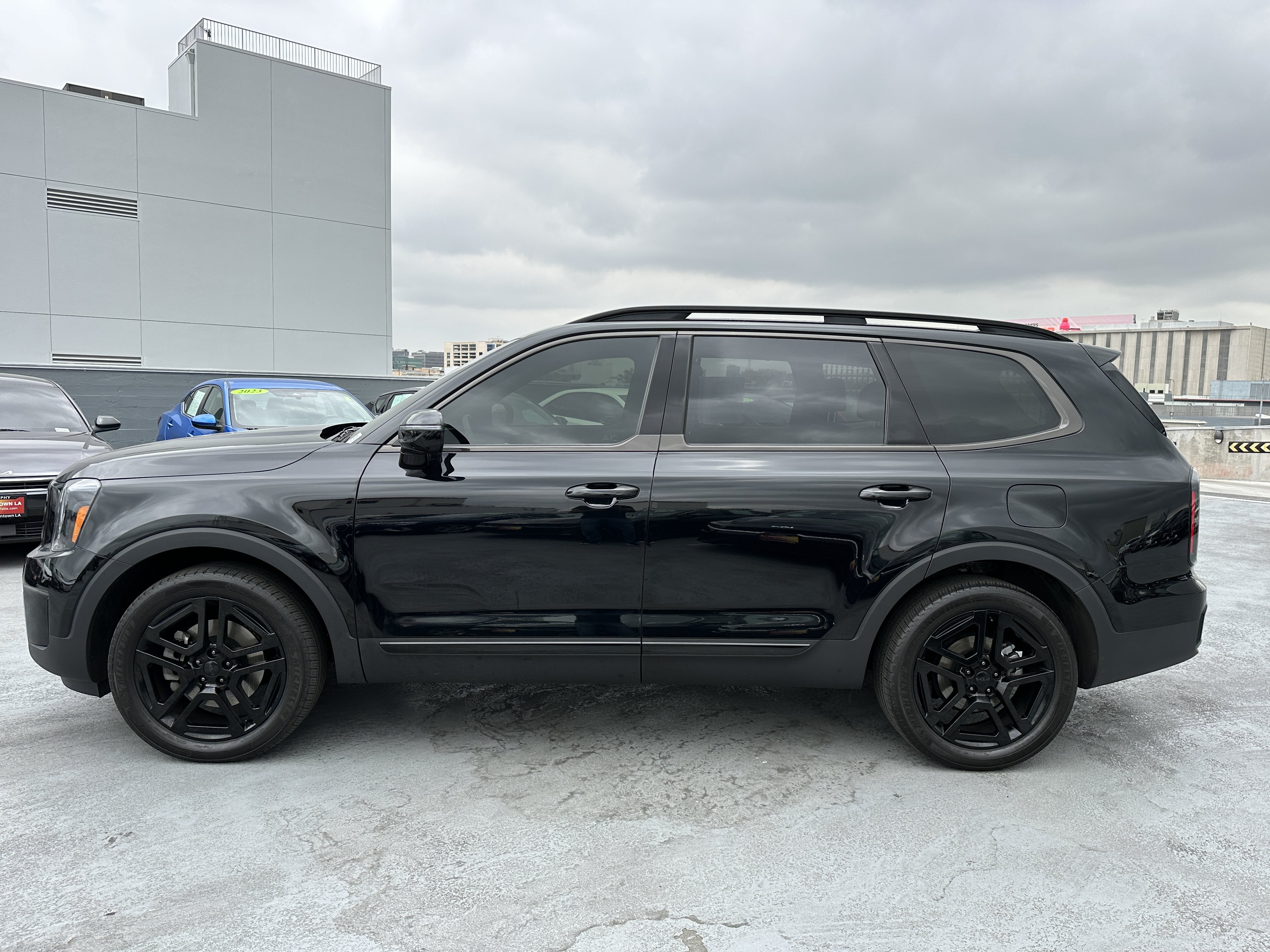 Used 2025 Kia Telluride SX Prestige X-Line AWD/4WD image 3