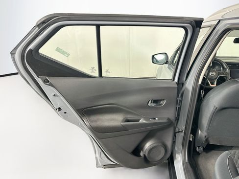 Used 2022 Nissan Kicks SV FWD image 24