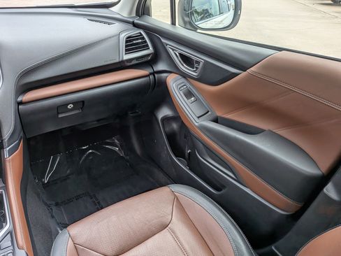 Certified 2022 Subaru Forester Touring AWD/4WD image 17