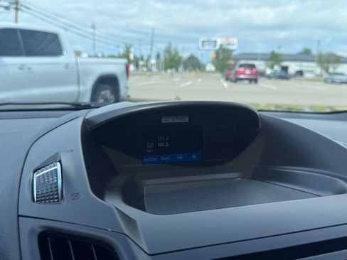 Used 2017 Ford Escape SE AWD/4WD image 19