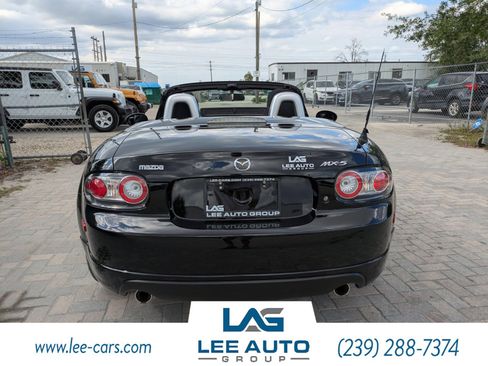 Used 2007 MAZDA MX-5 Miata Touring w/ Appearance Pkg RWD image 4