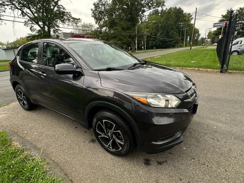 Used 2016 Honda HR-V LX image 3