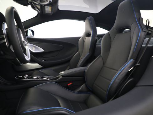 Used 2023 McLaren GT RWD image 24