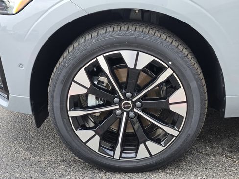New 2026 Volvo XC60 B5 Plus w/ Protection Package Premier image 12