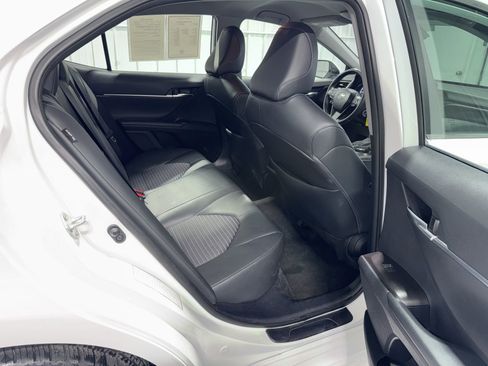 Used 2024 Toyota Camry SE FWD image 12