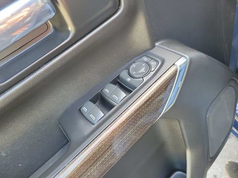Used 2022 Chevrolet Silverado 1500 RST w/ LPO, Blackout Package AWD/4WD image 16