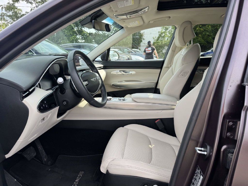 Certified 2023 Genesis GV70 2.5T w/ Select Package AWD/4WD image 16