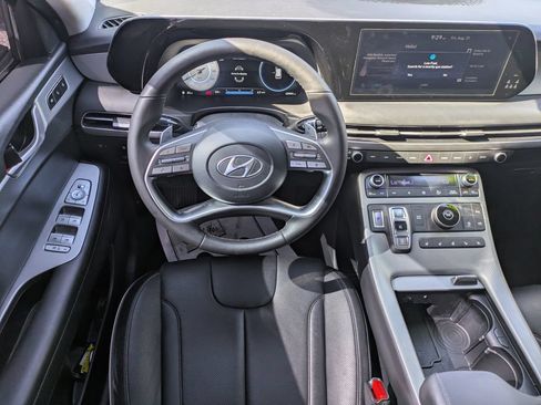 Used 2023 Hyundai Palisade SEL w/ Premium Package FWD image 13