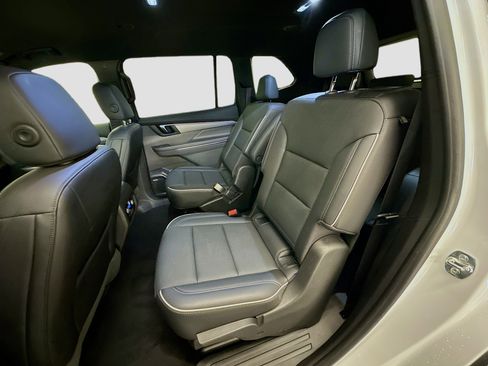 Used 2025 Buick Enclave Preferred image 29