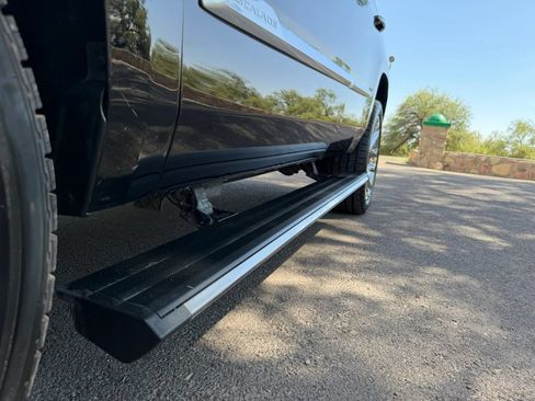 Used 2019 Cadillac Escalade Platinum AWD/4WD image 26
