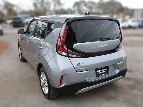 Certified 2023 Kia Soul LX w/ LX Technology Package image 11