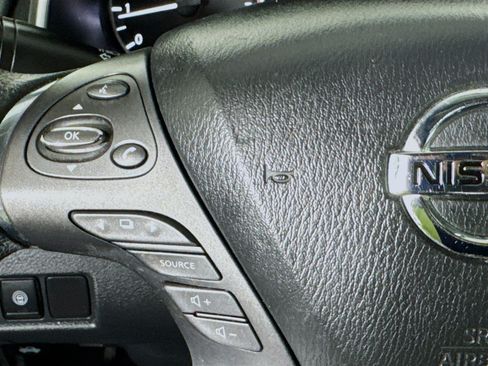 Used 2021 Nissan Murano S FWD image 11