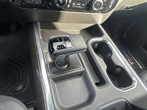 Used 2025 Chevrolet Silverado 1500 LT Trail Boss w/ Convenience Package II AWD/4WD image 18