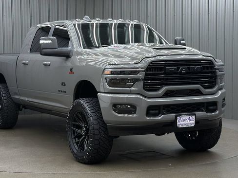 Used 2025 RAM 2500 Laramie AWD/4WD image 7