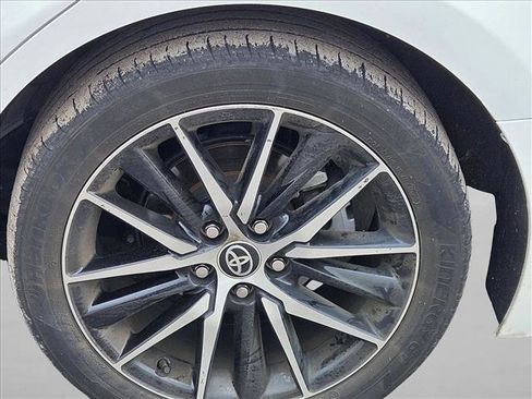 Used 2024 Toyota Camry SE FWD image 5