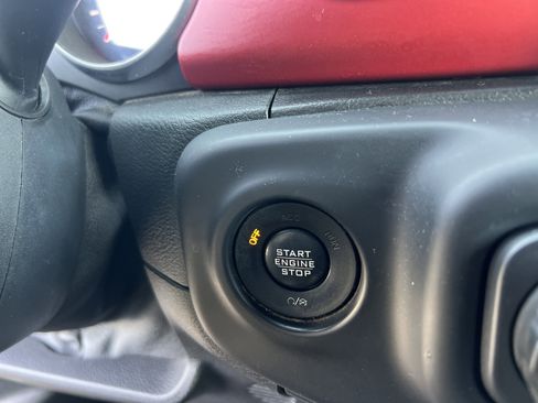 Used 2018 Jeep Wrangler Unlimited Rubicon w/ Steel Bumper Group image 21