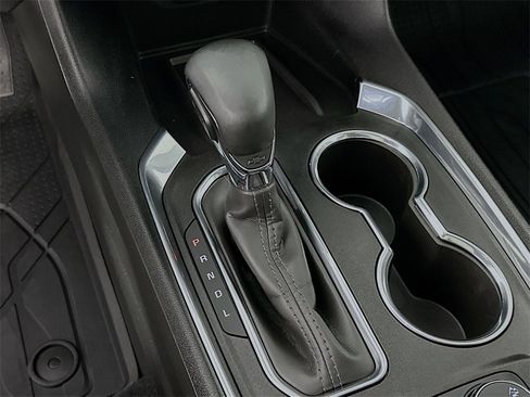 Used 2023 Chevrolet Traverse Premier image 19