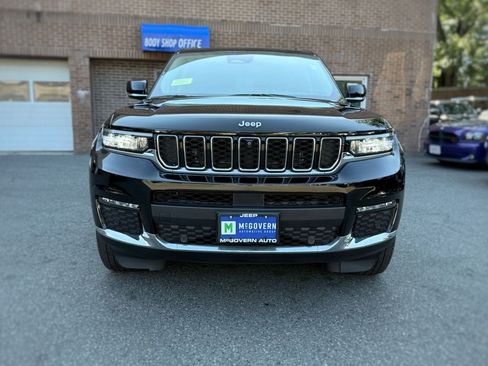 Used 2023 Jeep Grand Cherokee L Limited w/ Luxury Tech Group II AWD/4WD image 2