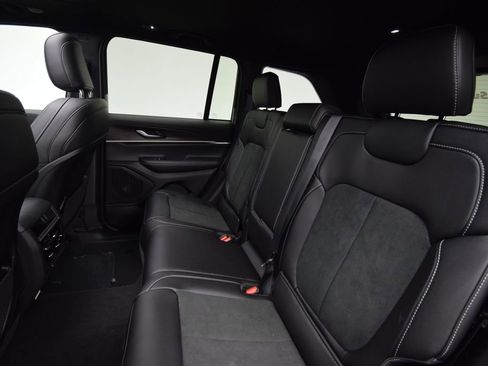 New 2026 Jeep Grand Cherokee 4WD image 34