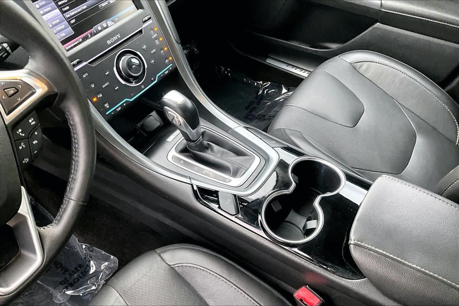 Used 2015 Ford Fusion Titanium FWD image 17
