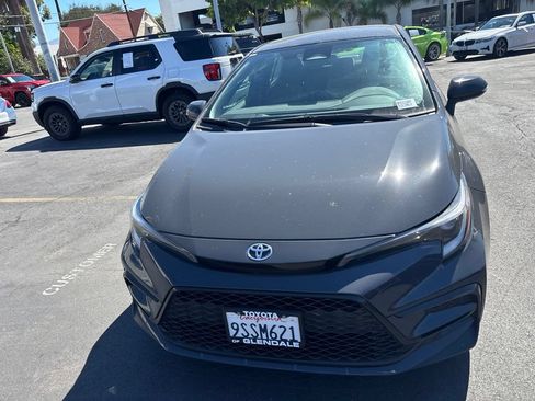Used 2025 Toyota Corolla SE FWD image 9