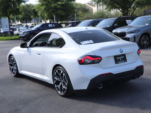 Used 2025 BMW 230i Coupe w/ Convenience Package image 13