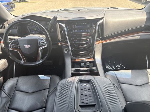 Used 2016 Cadillac Escalade ESV Luxury AWD/4WD image 15