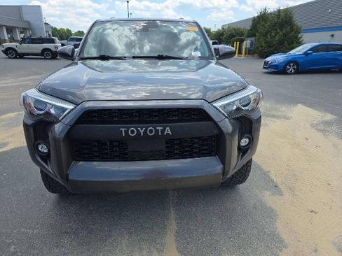Used 2022 Toyota 4Runner SR5 AWD/4WD image 2