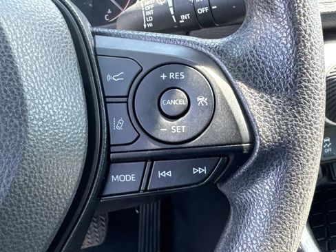 Used 2024 Toyota RAV4 XLE FWD image 26