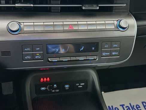 Used 2025 Hyundai Kona SEL image 15