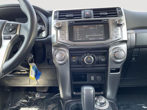 Used 2016 Toyota 4Runner SR5 Premium AWD/4WD image 17