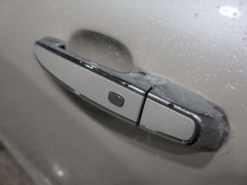 Used 2019 Chevrolet Equinox Premier image 9