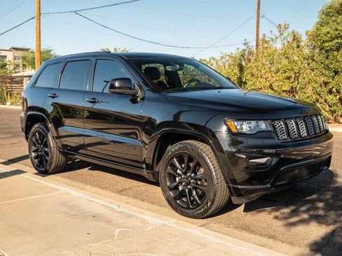 Used 2020 Jeep Grand Cherokee Altitude image 7
