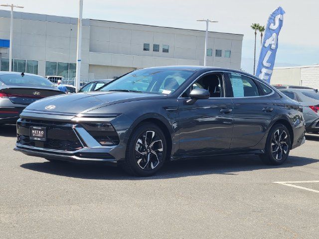 Used 2024 Hyundai Sonata SEL FWD image 2