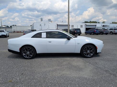 Used 2024 Dodge Charger R/T w/ Plus Group image 2