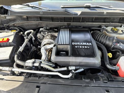 Used 2022 Chevrolet Tahoe RST w/ Luxury Package AWD/4WD image 19