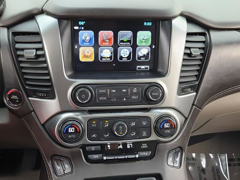 Used 2019 Chevrolet Suburban LT image 18