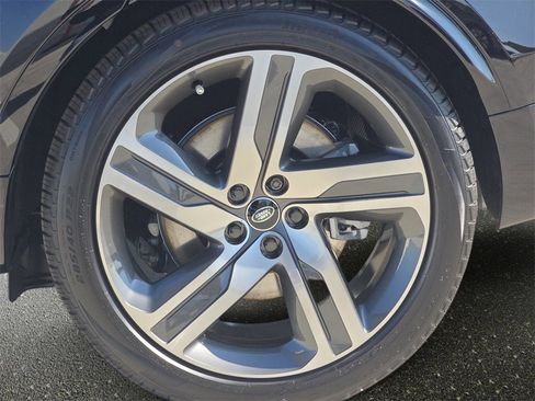 New 2026 Land Rover Discovery Limited Edition image 36