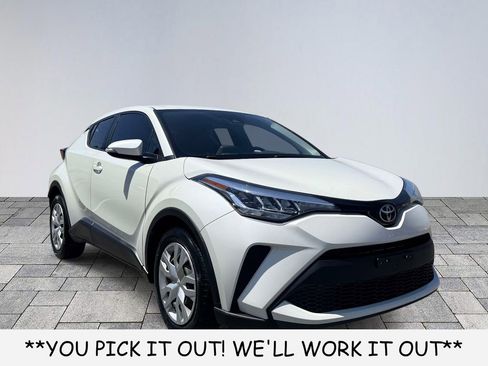 Used 2021 Toyota C-HR LE FWD image 1