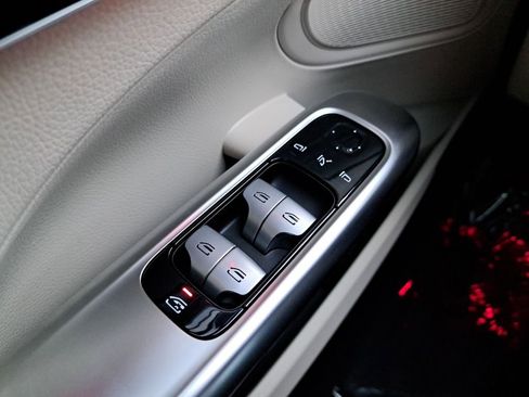 Used 2022 Mercedes-Benz C 300 4MATIC Sedan image 30