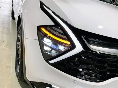 Used 2025 Kia Sportage SX image 30